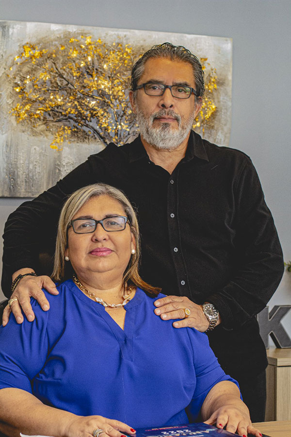 Apostol Rigoberto Bernal y Khanah Bernal
